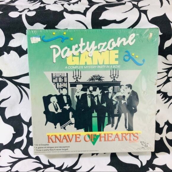 Knave of Hearts Partyzone Mystery Party Game - Picture 1 of 6